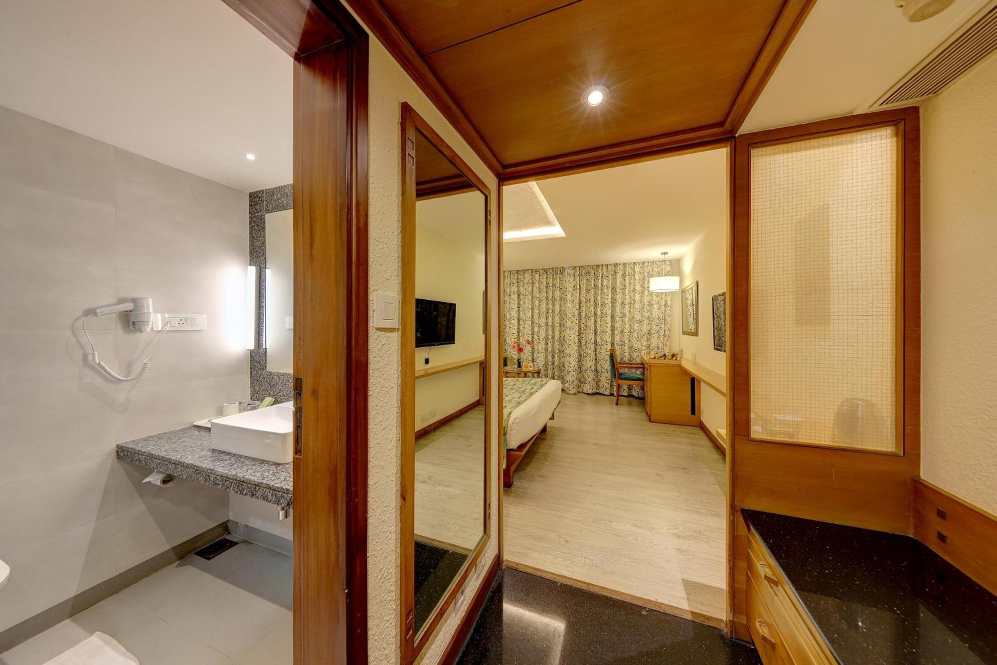 The Central Park Pune Exterior foto